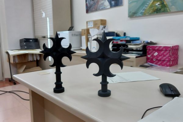 El LAB Castellar reprodueix en 3D les creus de l’església